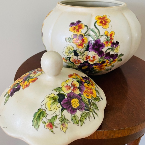 Vintage Chinese Ginger Jar with Lid, Floral Jar - Picture 7 of 7